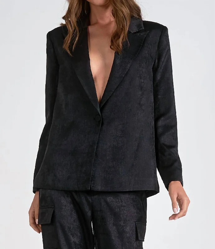 Wide Lapel Blazer In Metallic Black