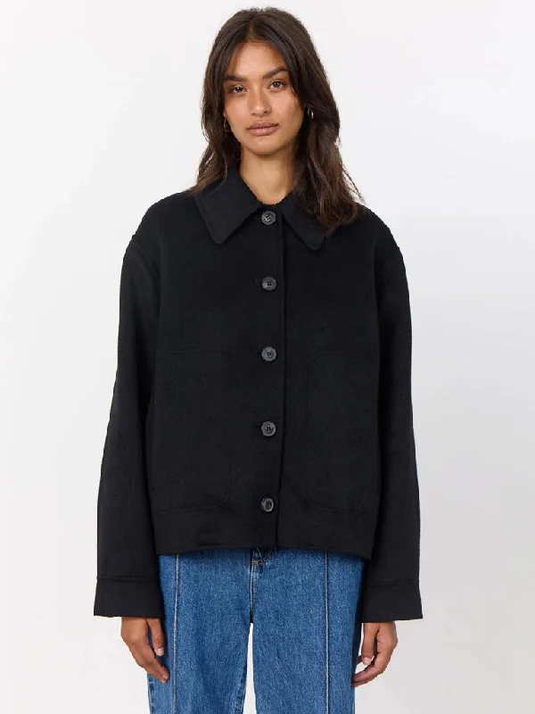 Levete Room Owa Jacket in Black